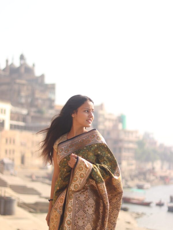 Green Floral Jamawar Banarasi Saree | Handwoven Elegance – The Mogra